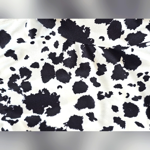Poof New York Western Cow Print Black & White Stretchy Vneck Blouse Flowy - Picture 8 of 9